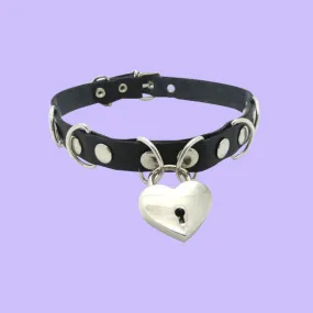 LIMITED ITEMS-HEART RING CHOKER